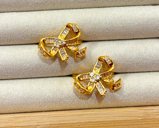 Gold Bow Ring
