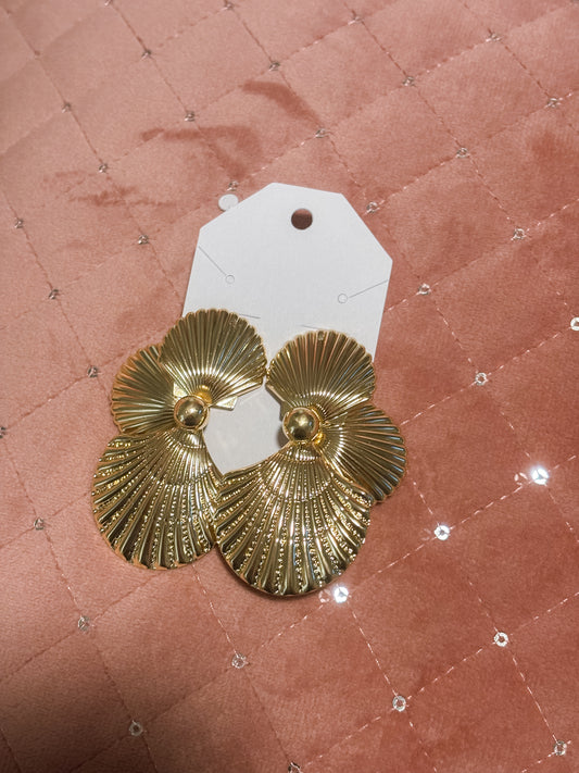 metal shell drop earrings